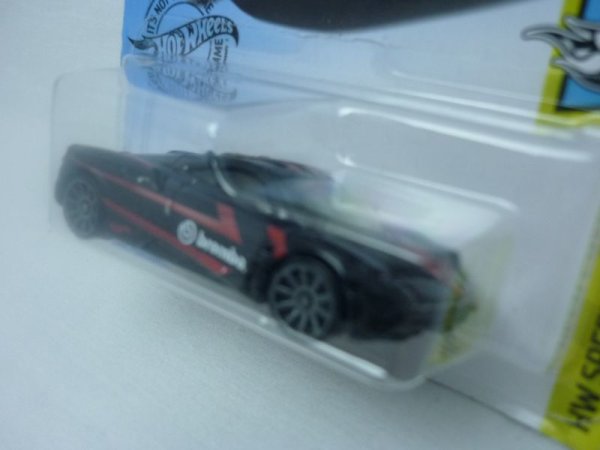 画像3: PAGANI HUAYRA (3)