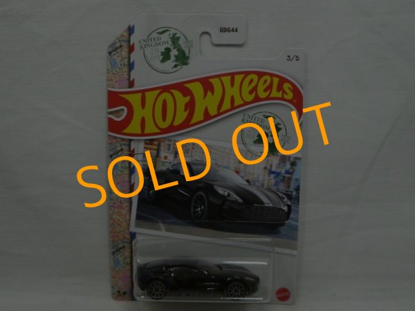 画像1: ASTON MARTIN ONE-77 (1)