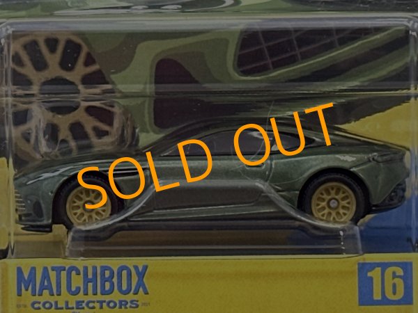 画像2: 2023 ASTON MARTIN DB12 (2)