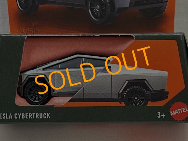 画像2: TESLA CYBERTRUCK (2)