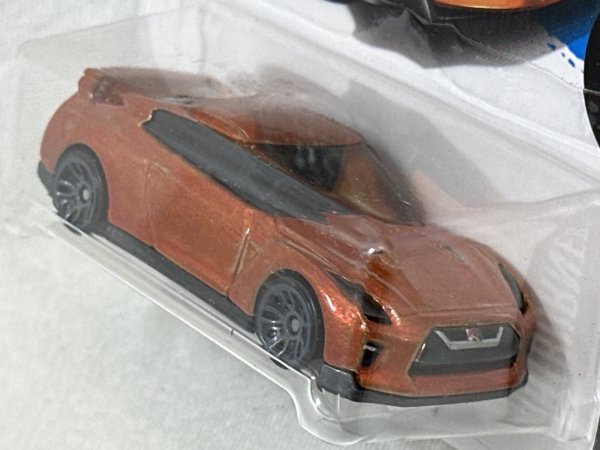 画像3: 17 NISSAN GT-R (R35) (3)