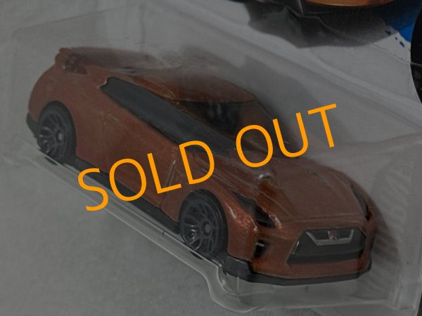 画像3: 17 NISSAN GT-R (R35) (3)