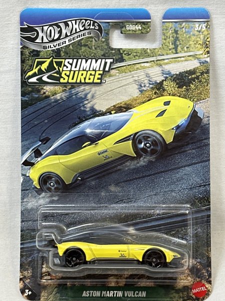 画像1: ASTON MARTIN VULCAN (1)