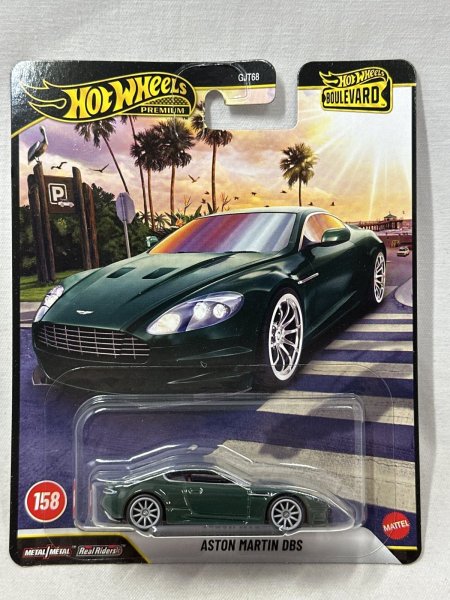 画像1: ASTON MARTIN DBS (1)